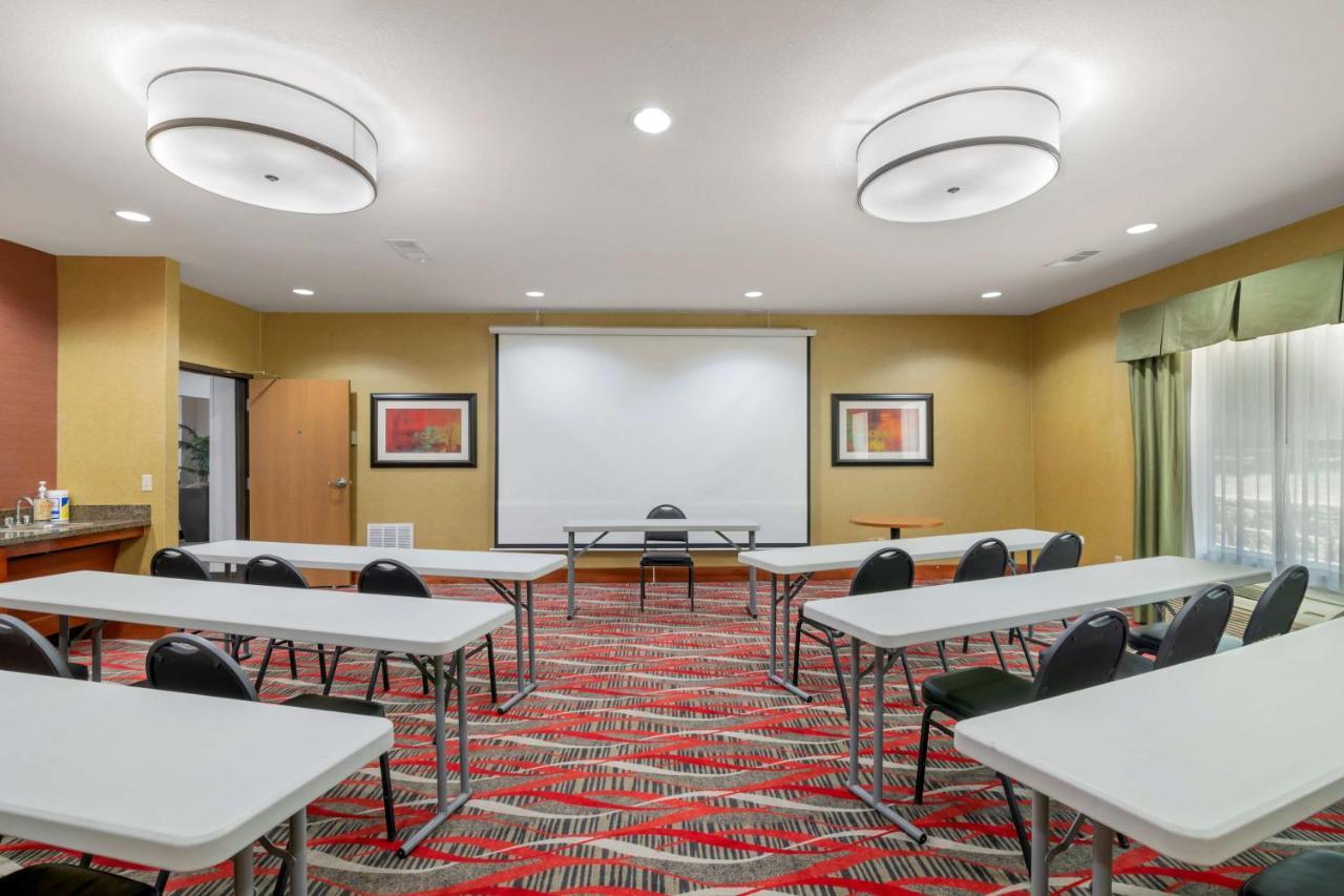 Best Western Plus Denton Inn & Suites Luaran gambar